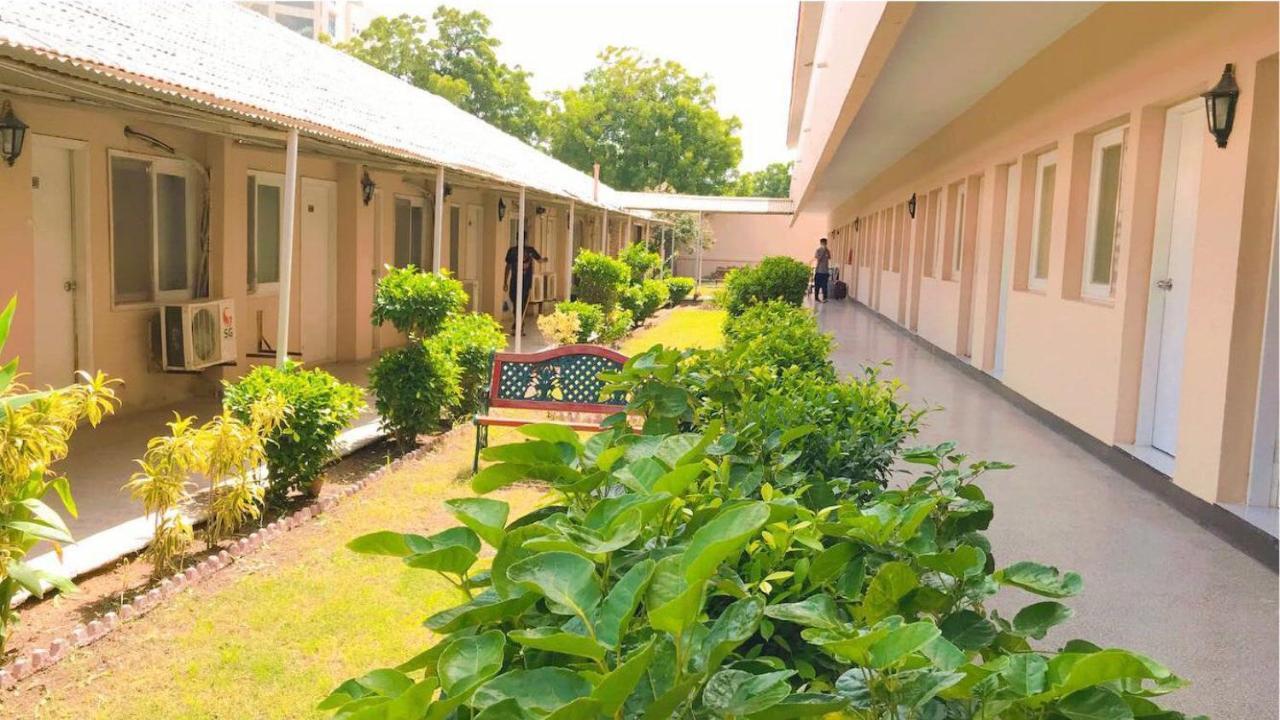 Airport Hotel Karachi Extérieur photo